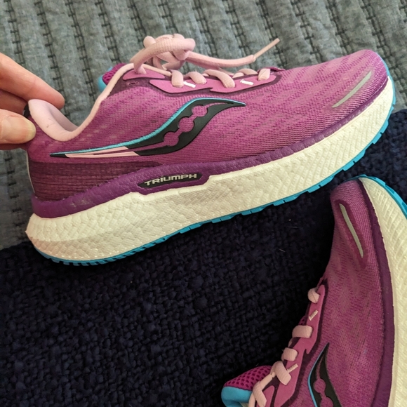 Saucony women's triumph 19 tennis shoes - Picture 3 of 5